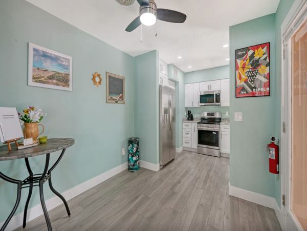 Luxury Lido Key Vacation Home -Private Pool & Beach Access
